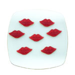 پاستیل ماکولات لب قرمز